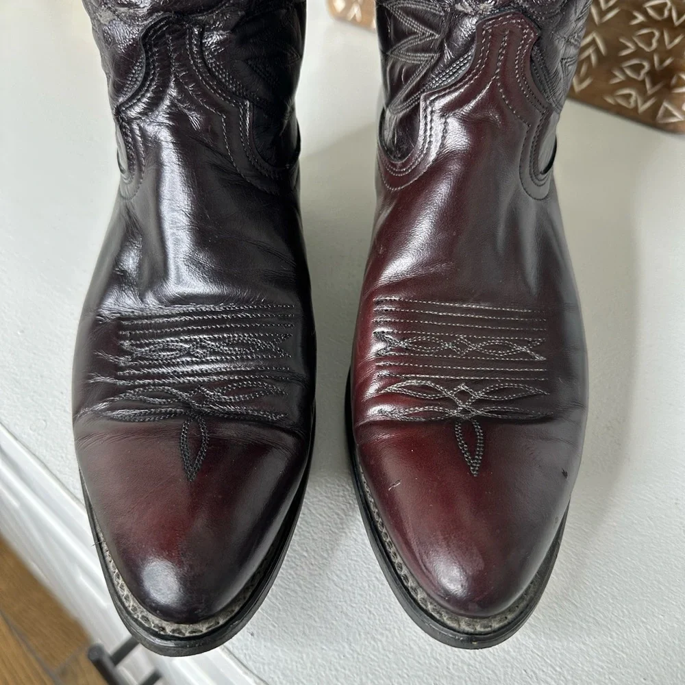 **SOLD** Vintage ACME Classic Black Blood Red Western Embroidered Cowboy Boots - Picture 4 of 8